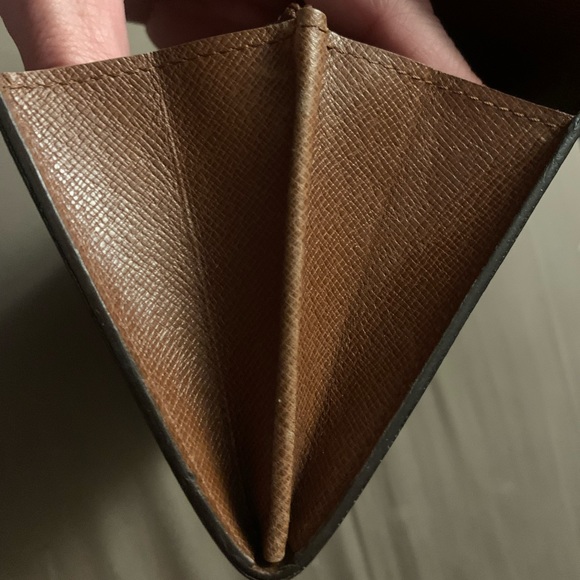 Louis Vuitton wallet - Picture 10 of 13